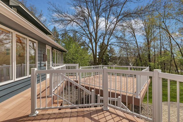2237 Chelmsford Lane, Saint Cloud, MN 56301
