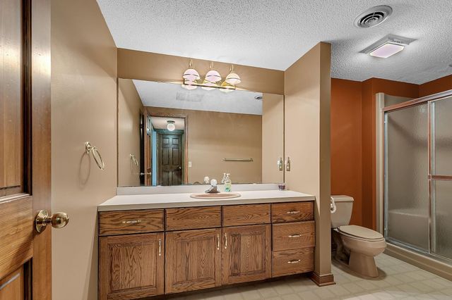 2237 Chelmsford Lane, Saint Cloud, MN 56301