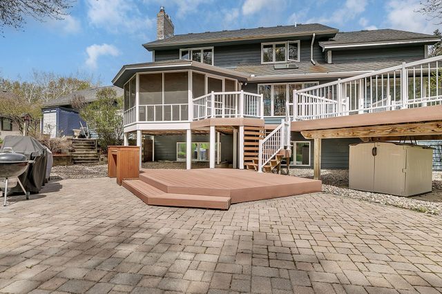2237 Chelmsford Lane, Saint Cloud, MN 56301