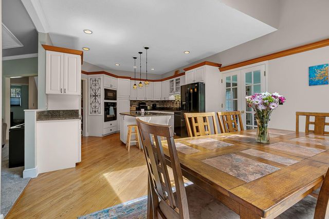 2237 Chelmsford Lane, Saint Cloud, MN 56301