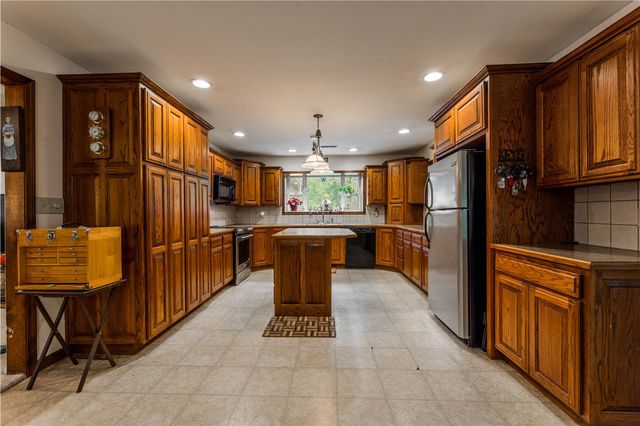 14370 S Highway 43, Siloam Springs, AR 72761