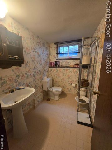 22792 Armstrong Avenue, Brownstown, MI 48193