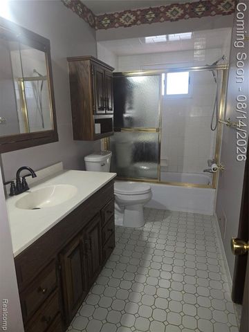 22792 Armstrong Avenue, Brownstown, MI 48193