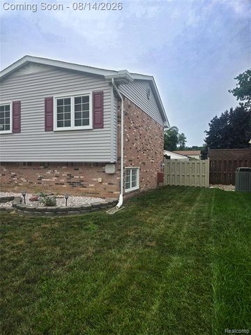 22792 Armstrong Avenue, Brownstown, MI 48193