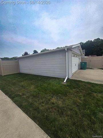 22792 Armstrong Avenue, Brownstown, MI 48193