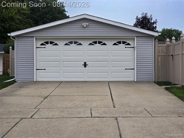 22792 Armstrong Avenue, Brownstown, MI 48193