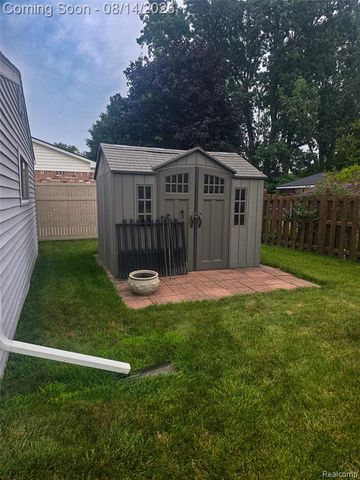 22792 Armstrong Avenue, Brownstown, MI 48193