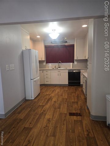 22792 Armstrong Avenue, Brownstown, MI 48193