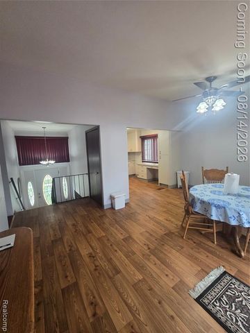 22792 Armstrong Avenue, Brownstown, MI 48193