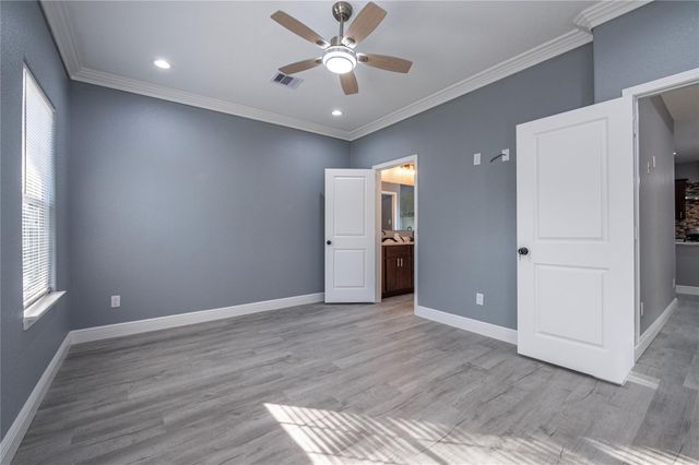 1413 4th Avenue N, Texas City, TX 77590