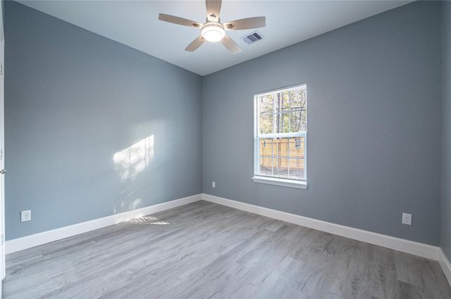 1413 4th Avenue N, Texas City, TX 77590