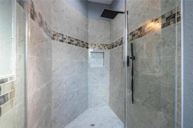 1413 4th Avenue N, Texas City, TX 77590