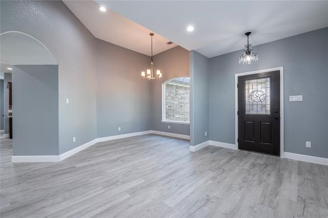 1413 4th Avenue N, Texas City, TX 77590