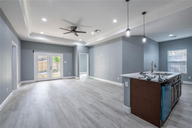 1413 4th Avenue N, Texas City, TX 77590