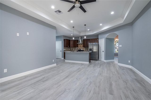 1413 4th Avenue N, Texas City, TX 77590