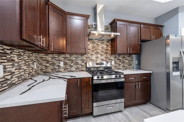 1413 4th Avenue N, Texas City, TX 77590