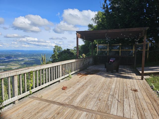1003 E Brow Road, Lookout Mountain, TN 37350