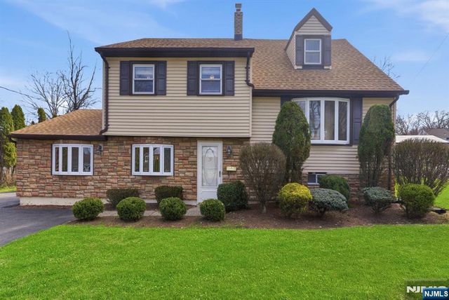 37 Farmingdale Road, Wayne, NJ 07470