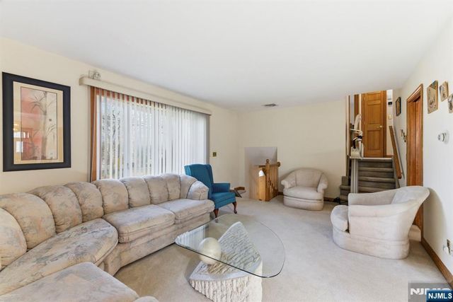 37 Farmingdale Road, Wayne, NJ 07470