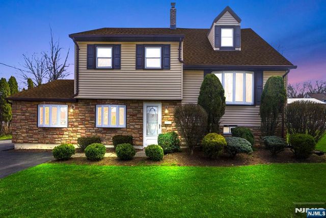 37 Farmingdale Road, Wayne, NJ 07470