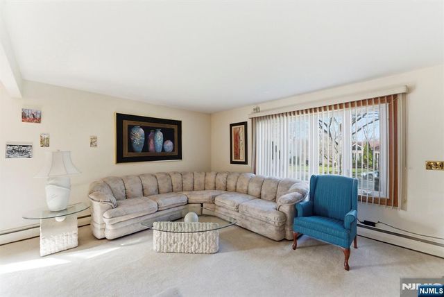 37 Farmingdale Road, Wayne, NJ 07470