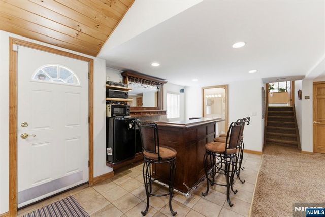 37 Farmingdale Road, Wayne, NJ 07470