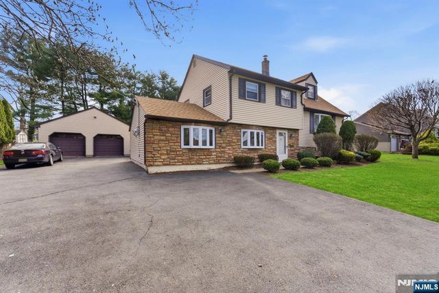 37 Farmingdale Road, Wayne, NJ 07470