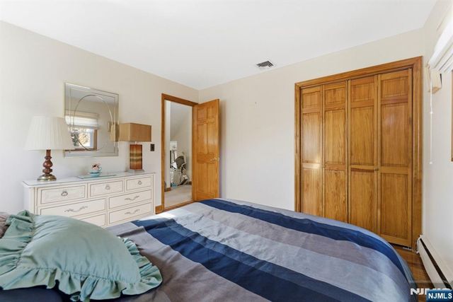 37 Farmingdale Road, Wayne, NJ 07470