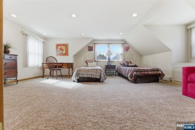 37 Farmingdale Road, Wayne, NJ 07470