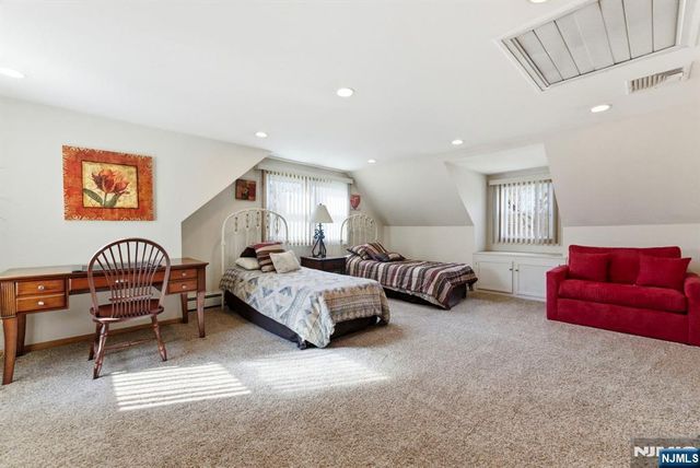 37 Farmingdale Road, Wayne, NJ 07470