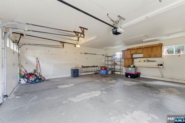 37 Farmingdale Road, Wayne, NJ 07470