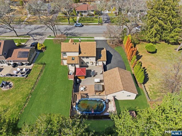 37 Farmingdale Road, Wayne, NJ 07470