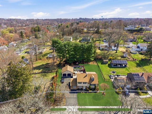 37 Farmingdale Road, Wayne, NJ 07470