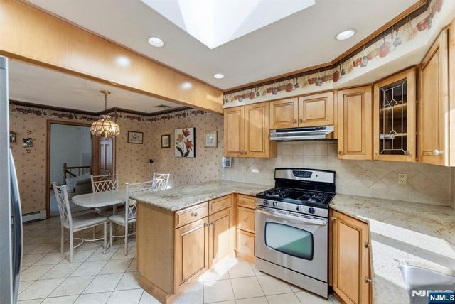 37 Farmingdale Road, Wayne, NJ 07470