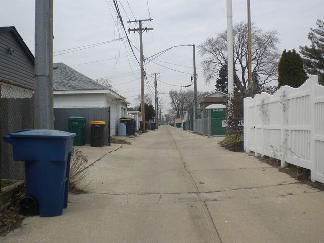 4239 Grove Avenue, Stickney, IL 60402
