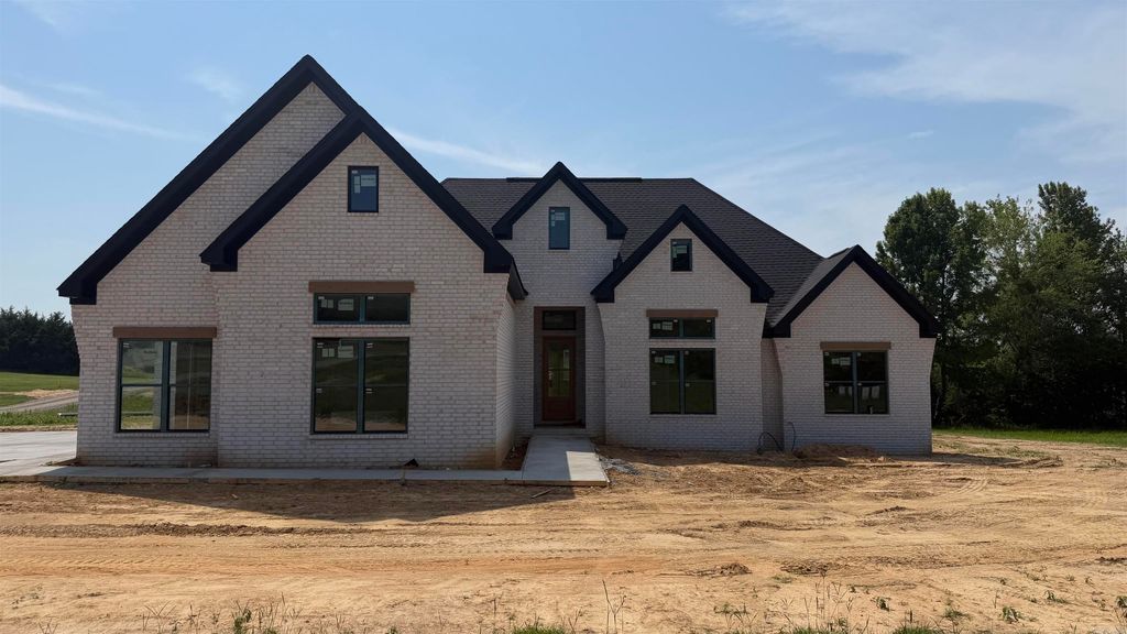 137 Arrowhead Rd, Greenbrier, AR 72058