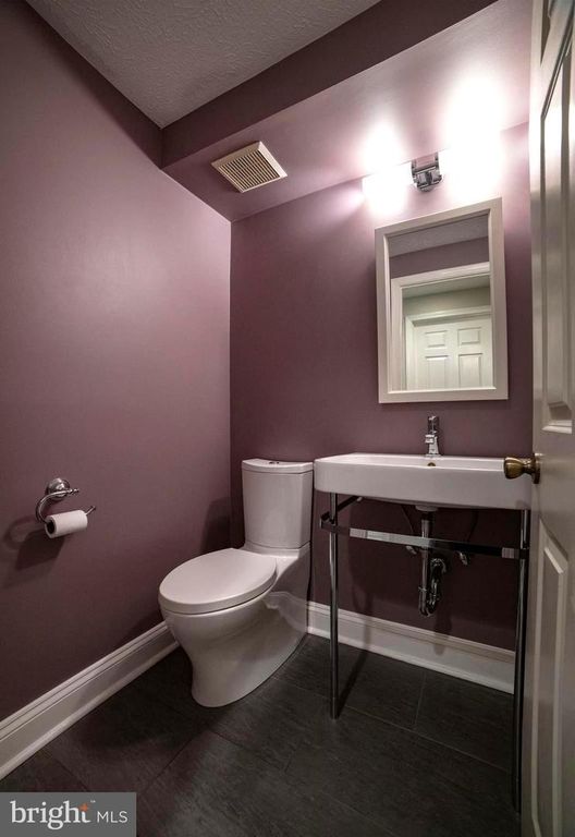 Image 13 of property listing at 14441 KINGS GRANT ST, North Potomac, MD 20878