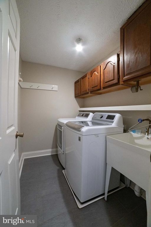 Image 14 of property listing at 14441 KINGS GRANT ST, North Potomac, MD 20878