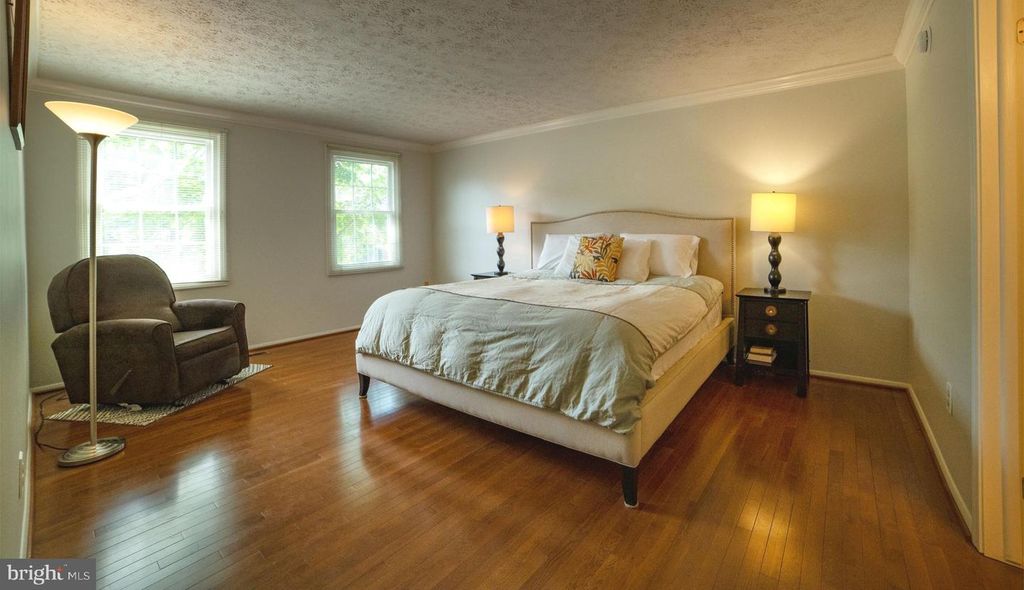 Image 16 of property listing at 14441 KINGS GRANT ST, North Potomac, MD 20878