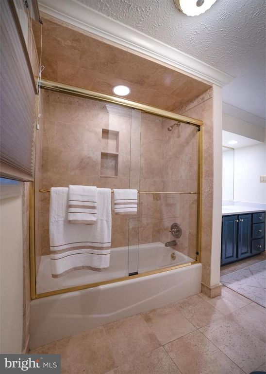 Image 22 of property listing at 14441 KINGS GRANT ST, North Potomac, MD 20878