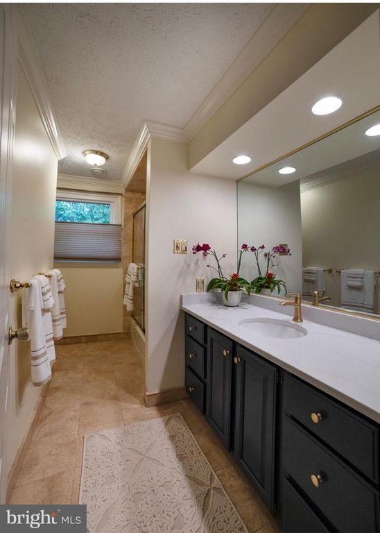 Image 23 of property listing at 14441 KINGS GRANT ST, North Potomac, MD 20878