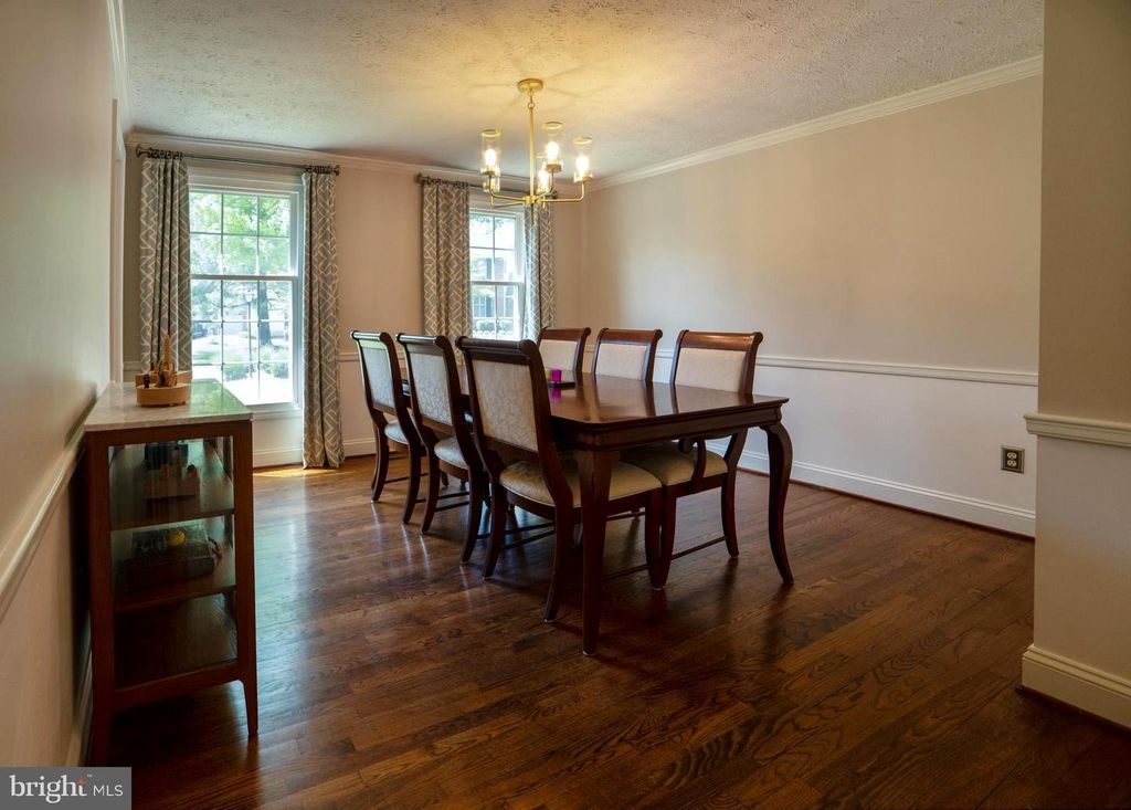 Image 8 of property listing at 14441 KINGS GRANT ST, North Potomac, MD 20878