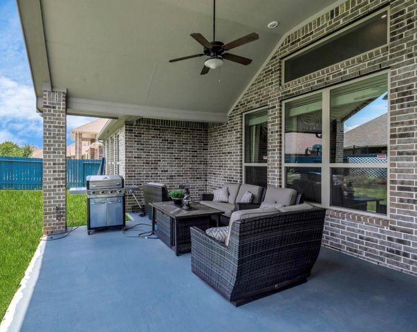13619 Nearpoint Lane, Tomball, TX 77377