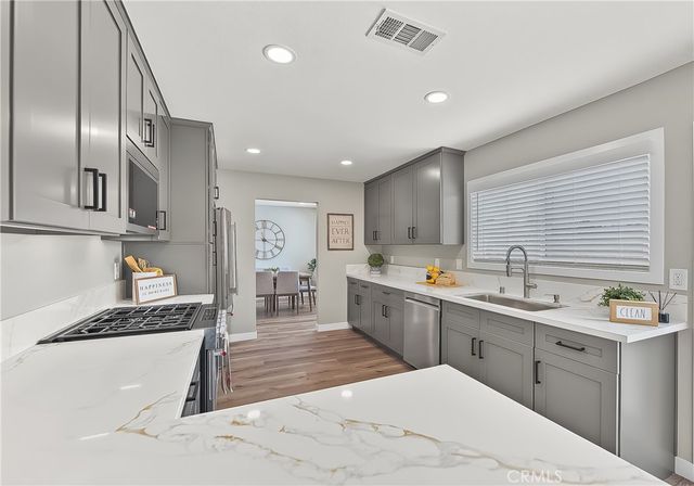 286 W Renwick, Azusa, CA 91702