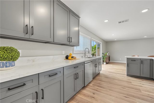 286 W Renwick, Azusa, CA 91702