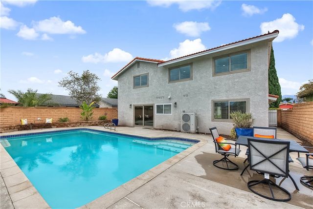 286 W Renwick, Azusa, CA 91702