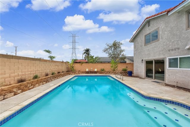 286 W Renwick, Azusa, CA 91702