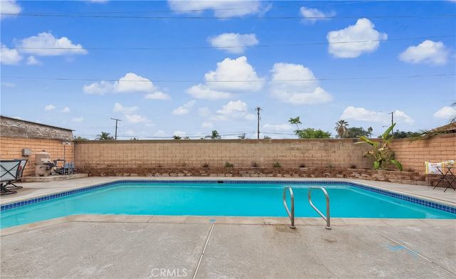286 W Renwick, Azusa, CA 91702