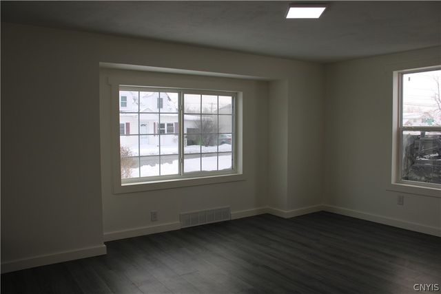 203 Brookline Road, Salina, NY 13208