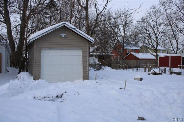 203 Brookline Road, Salina, NY 13208